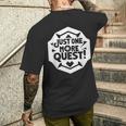 Rpg愛好家のためのjust One More Quest Gamer メンズTシャツ バックプリント 彼への贈り物
