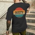 Rusty 名称 レトロ・ヴィンテージ・サンセット 限定版 メンズTシャツ バックプリント 彼への贈り物