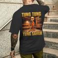 Tung Tung Tungahur Meme Brainrot メンズTシャツ バックプリント 彼への贈り物