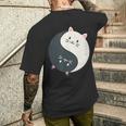 かわいい猫と一緒に陰陽師のサイン I Karma Yoga Cat メンズTシャツ バックプリント 彼への贈り物