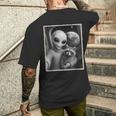 アライグマとエイリアンセルフィー、Ufo&地球写真、面白いエイリアン メンズTシャツ バックプリント 彼への贈り物