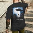 エイリアン アブダクション 牛 Ufo We Are Not Alone ギフト メンズTシャツ バックプリント 彼への贈り物