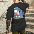 カード遊びをするサメ メンズTシャツ バックプリント 彼への贈り物