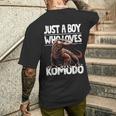コモドドラゴンを愛するただの少年 男の子 キッズ メンズTシャツ バックプリント 彼への贈り物