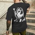 シェットランド・シープドッグ お座り犬 ハート シェルティ グラフィック デザイン メンズTシャツ バックプリント 彼への贈り物