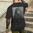タバコを吸うクールな尼僧、反抗的な尼僧 メンズTシャツ バックプリント 彼への贈り物