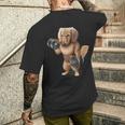 ダックスフンド 犬の筋肉トレーニング ダンベル付き フィットネスジム メンズTシャツ バックプリント 彼への贈り物