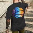 バスケットボールのシルエットカラフルな水彩画 メンズTシャツ バックプリント 彼への贈り物
