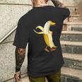バナナアヒル。おかしいから人形の動物 メンズTシャツ バックプリント 彼への贈り物