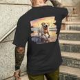 ラブラドールオンザビーチ、ラボ、犬、ラブラドール子犬 メンズTシャツ バックプリント 彼への贈り物