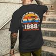 ヴィンテージ 37歳の誕生日 37歳の釣り愛好家 1988年生まれ メンズTシャツ バックプリント 彼への贈り物