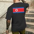 北朝鮮旗北朝鮮ピョンヤン。 メンズTシャツ バックプリント 彼への贈り物