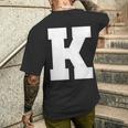 大文字 K アルファベットモノグラム イニシャル メンズTシャツ バックプリント 彼への贈り物