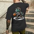 恐竜 バスケットボール T-Rex スポーツプレーヤー コーチ 面白い 男の子向け メンズTシャツ バックプリント 彼への贈り物