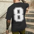 数字 8 スポーツジャージ ラッキーナンバー メンズTシャツ バックプリント 彼への贈り物
