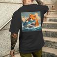 猫のサメ、面白い猫がサメを噛むサメ、サメと猫 メンズTシャツ バックプリント 彼への贈り物