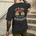 誕生日 男の子 衣装 ヴィンテージ It's My Birthday Dabbingunset メンズTシャツ バックプリント 彼への贈り物