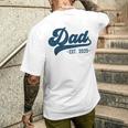 Dad Est 2025 Dad To Be New Dad メンズTシャツ バックプリント 彼への贈り物