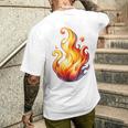 Fire Element Flameのグラフィックアート。あらゆる年齢の方に。 メンズTシャツ バックプリント 彼への贈り物