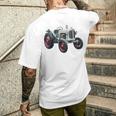 Schueller ヴィンテージ トラクター ドイツ レトロ メンズTシャツ バックプリント 彼への贈り物
