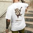 ギターを弾く面白い猫 面白いギター猫 メンズTシャツ バックプリント 彼への贈り物