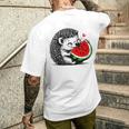 スイカの誕生日を食べるキュートで愛らしいハリネズミ メンズTシャツ バックプリント 彼への贈り物