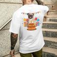 パグ 1歳 誕生日 お祝い ケーキ ペット 動物 犬 オーナー パグ メンズTシャツ バックプリント 彼への贈り物