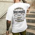 ヴィンテージ還暦祝い 1965年11月生まれ 60歳 メンズTシャツ バックプリント 彼への贈り物