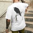 日本美術、浮世絵、河鍋暁斎、カラス 、レトロ、日本文化 メンズTシャツ バックプリント 彼への贈り物