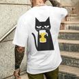 面白い黒猫はビールが大好きおもしろいビール好き メンズTシャツ バックプリント 彼への贈り物