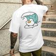 面白くてかわいい小さなアヒルが波をキャッチ。 メンズTシャツ バックプリント 彼への贈り物