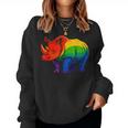 Lgbt 力強い虹色のサイ Rainbow Rhinoceros Graphic レディーススウェットシャツ