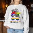 Messy Bun Proud Ally Pride Flag Love Lgbt レインボー サングラス レディーススウェットシャツ 面白い贈り物