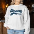 Mommy Est 2025 Mommy To Be New Mommy Pregnancy レディーススウェットシャツ 面白い贈り物