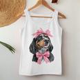 Coquette Bow Coonhound Dog Mom ピンクリボンガール レディースタンクトップ 面白い贈り物