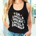 レトロ Groovy Im Lucila Doing Lucila Things 面白い母 レディースタンクトップ 彼女への贈り物