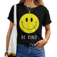 Be Kind かわいい イエロー スマイル フェイス シャツ スマイル フェイス ハピネス レディースTシャツ