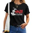 Ninja In Training 面白い忍者誕生日ギフト 男性 女性 子供 レディースTシャツ