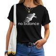 No Balance Girl スポーツとユーモアのための面白いパロディデザイン レディースTシャツ