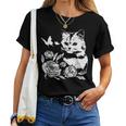 バラと蝶の猫、花柄 レディースTシャツ