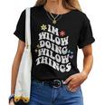 レトロ Groovy Im Wilow Doing Wilow Things おもしろ 母の日 レディースTシャツ