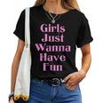 女の子はただ楽しみたいだけ レディースTシャツ