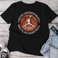 Basketball Never Underestimate A Girl Who Plays Basketball レディースTシャツ 面白い贈り物