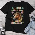 Just Really Like Horses グルーヴィーな乗馬 乗馬 レディースTシャツ 面白い贈り物