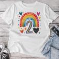 私はもう2歳 女の子のためのかわいいレインボーバースデーデザイン レディースTシャツ 面白い贈り物