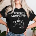 40歳の誕生日プレゼント Level 40 Complete 贈り物 男性用、女性用 レディースTシャツ 彼女への贈り物