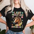 Just Really Like Horses グルーヴィーな乗馬 乗馬 レディースTシャツ 彼女への贈り物