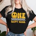 One Happy Nana 1歳の誕生日 グルーヴィースマイル 1歳 男 レディースTシャツ 彼女への贈り物