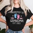 Promoted To Grandma 2025Oon To Be Grandma 母の日 2025 レディースTシャツ 彼女への贈り物