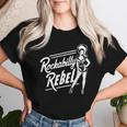 Rockabilly Rebel Pin-Up Girl In Dress Graphic レディースTシャツ 彼女への贈り物